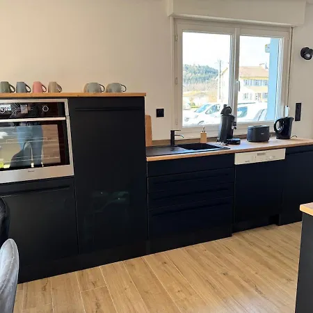 Hébergement de vacances Maison 8 Personnes 4 Doubles - Piscine Anould