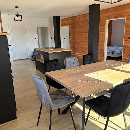 Hébergement de vacances Maison 8 Personnes 4 Doubles - Piscine