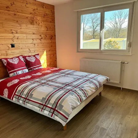 Hébergement de vacances Maison 8 Personnes 4 Doubles - Piscine Anould